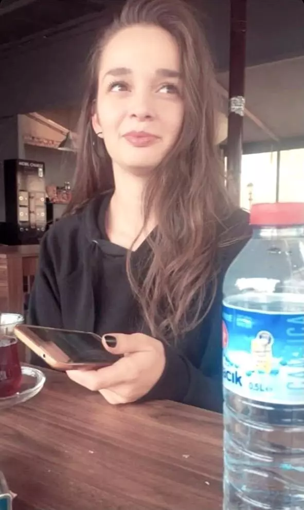 23 yaşındaki genç kızdan 3 gündür haber alınamıyor 23 yaşındaki genç kızdan 3 gündür haber alınamıyor