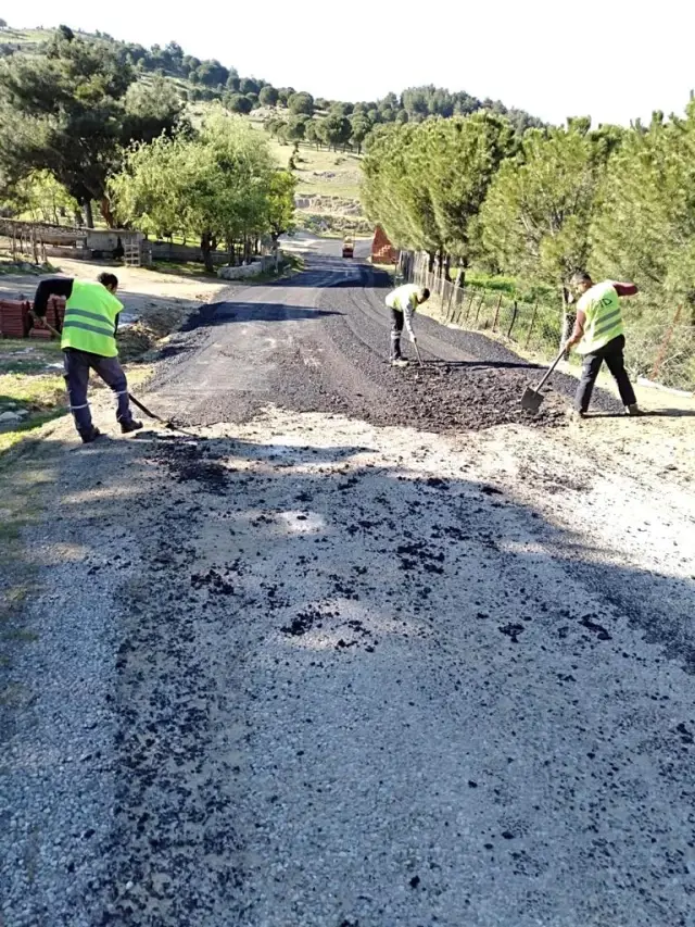 AK Partili Ali Gür'den Büyükşehir Belediyesi'nin asfalt hamlesine tam destek