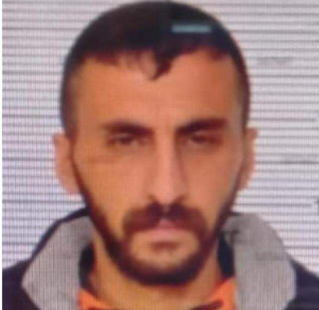 Arkadaşında kalan sevgilisiyle tartışınca olayla alakası olmayan insanların evini ateşe verdi