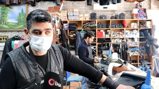 ayakkabi tamiri yaparken iki siir kitabi yazd 8 14089121 o