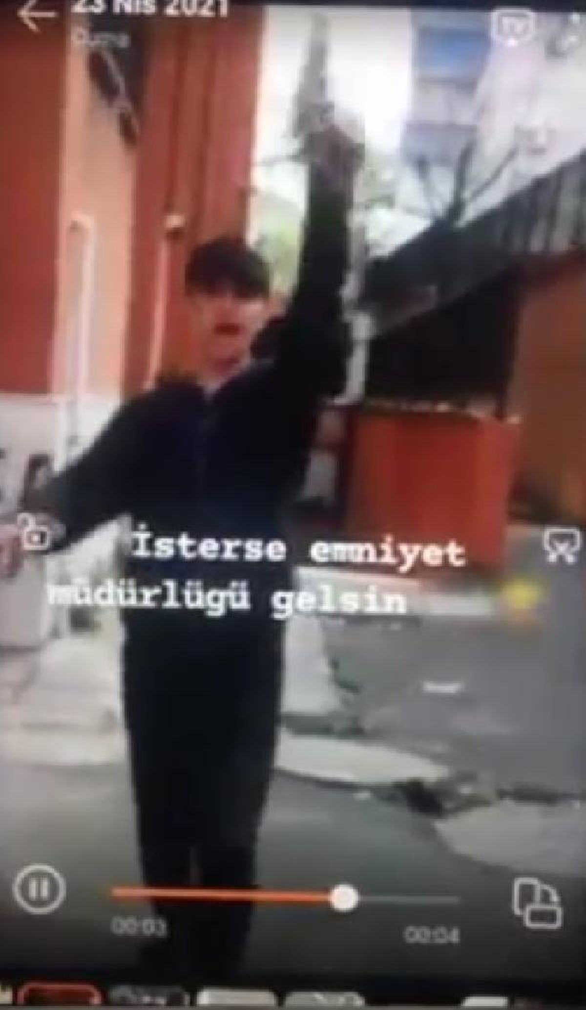 'İsterse emniyet gelsin' diyerek ateş açan genç, kıskıvrak yakalandı