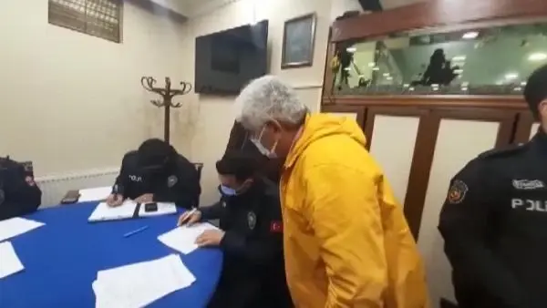 Karantinada olması gerekirken kumar baskınında yakalandı, sözleri kafa karıştırdı Karantinada olması gerekirken kumar baskınında yakalandı, sözleri kafa karıştırdı