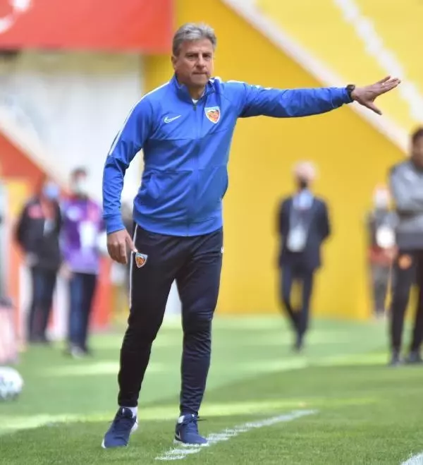 Hes Kablo Kayserispor'da Hamza Hamzaoğu ile yollar ayrıldı