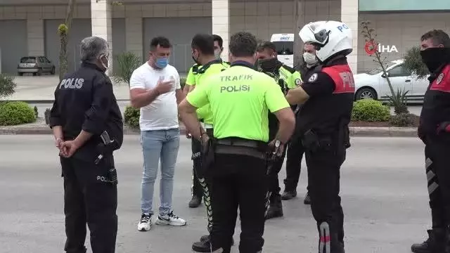 Ön plakası olmayan ciple yakalandı, 'Aracımda 1 trilyon var burada bırakamam' dedi polisle tartıştı tartışması Ön plakası olmayan ciple yakalandı, 'Aracımda 1 trilyon var burada bırakamam' dedi polisle tartıştı tartışması