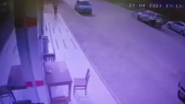 Otomobille çarpışan motosikletin sürücüsü yaralandı Otomobille çarpışan motosikletin sürücüsü yaralandı