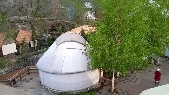 Oyuncu Melikşah Özen Türkiye Diyanet Vakfı yardımları için gönüllü oldu Oyuncu Melikşah Özen Türkiye Diyanet Vakfı yardımları için gönüllü oldu