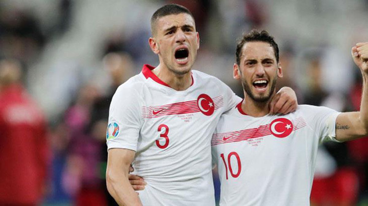 Real Madrid, Milan'la anlaşma sağlayamayan Hakan Çalhanoğlu ile temasa geçti