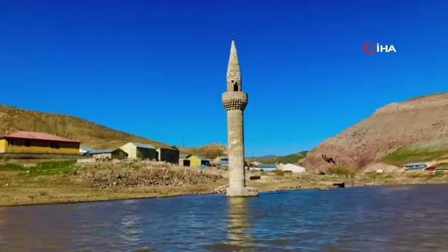 Son dakika haberi! Su altından yükselen minare görsel şölen sunuyor Son dakika haberi! Su altından yükselen minare görsel şölen sunuyor