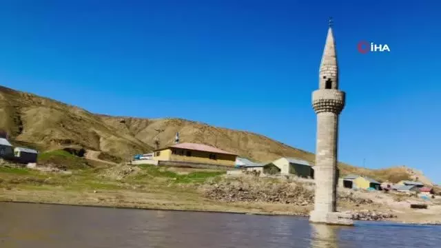 Son dakika haberi! Su altından yükselen minare görsel şölen sunuyor Son dakika haberi! Su altından yükselen minare görsel şölen sunuyor