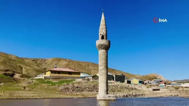 Son dakika haberi! Su altından yükselen minare görsel şölen sunuyor Son dakika haberi! Su altından yükselen minare görsel şölen sunuyor