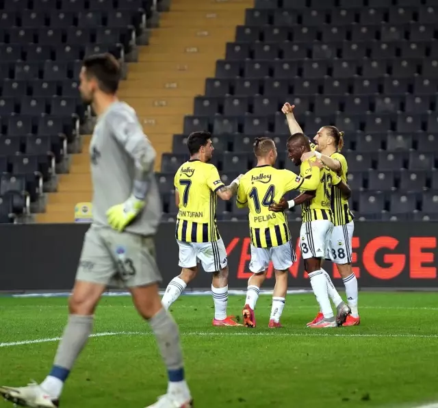 Süper Lig: Fenerbahçe: 3 - Kasımpaşa: 1 (İlk yarı) Süper Lig: Fenerbahçe: 3 - Kasımpaşa: 1 (İlk yarı)