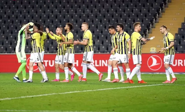 Süper Lig: Fenerbahçe: 3 - Kasımpaşa: 1 (İlk yarı) Süper Lig: Fenerbahçe: 3 - Kasımpaşa: 1 (İlk yarı)