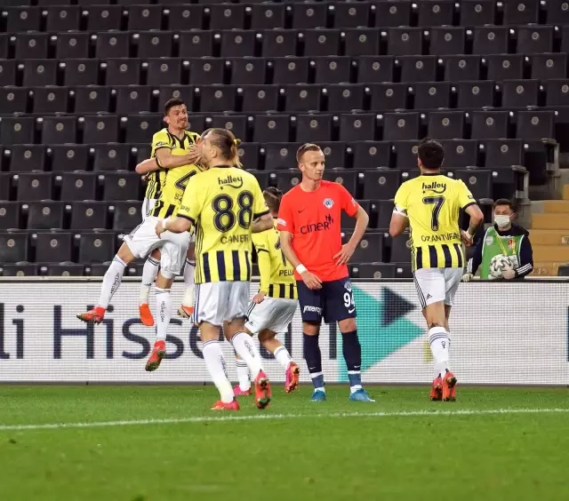 Süper Lig: Fenerbahçe: 3 - Kasımpaşa: 1 (İlk yarı) Süper Lig: Fenerbahçe: 3 - Kasımpaşa: 1 (İlk yarı)