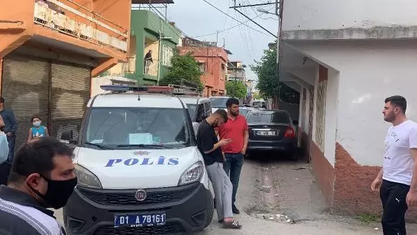 ADANA TÜFEKLE BAŞINDAN VURULMUŞ HALDE ÖLÜ BULUNDU; POLİS, KAÇAN ARKADAŞINI ARIYOR ADANA TÜFEKLE BAŞINDAN VURULMUŞ HALDE ÖLÜ BULUNDU; POLİS, KAÇAN ARKADAŞINI ARIYOR