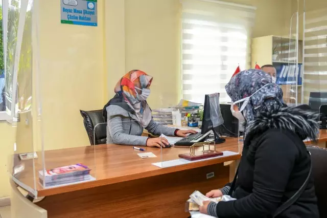 Uluslararası yardımlar ihtiyaç sahiplerine ulaştırılıyor Uluslararası yardımlar ihtiyaç sahiplerine ulaştırılıyor
