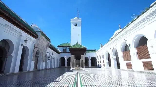 1000 yıldır kesintisiz eğitim verilen Karaviyyin Üniversitesi salgın nedeniyle öğrencilerinden mahrum 1000 yıldır kesintisiz eğitim verilen Karaviyyin Üniversitesi salgın nedeniyle öğrencilerinden mahrum