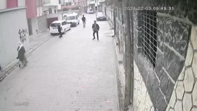 7 kişinin yaralandığı silahlı kavganın güvenlik kamerası görüntüleri ortaya çıktı 7 kişinin yaralandığı silahlı kavganın güvenlik kamerası görüntüleri ortaya çıktı