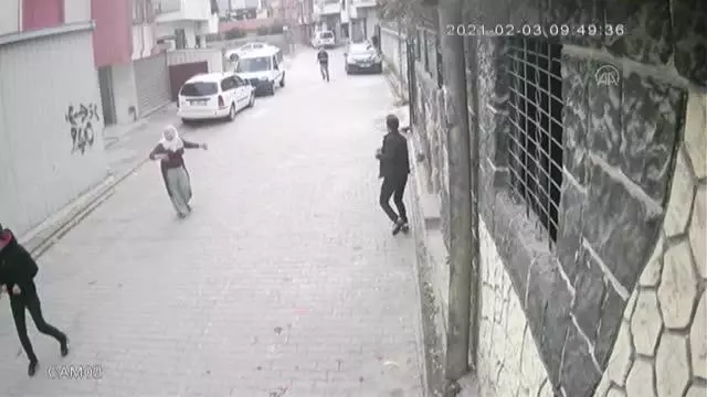 7 kişinin yaralandığı silahlı kavganın güvenlik kamerası görüntüleri ortaya çıktı 7 kişinin yaralandığı silahlı kavganın güvenlik kamerası görüntüleri ortaya çıktı