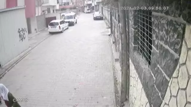 7 kişinin yaralandığı silahlı kavganın güvenlik kamerası görüntüleri ortaya çıktı 7 kişinin yaralandığı silahlı kavganın güvenlik kamerası görüntüleri ortaya çıktı