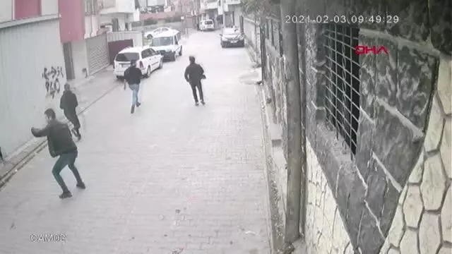 Son dakika! 16 YAŞINDAKİ KIZI İSTEME KAVGASINDA SİLAHLAR KULLANILDI; OLAY ANI KAMERADA - 2 Son dakika! 16 YAŞINDAKİ KIZI İSTEME KAVGASINDA SİLAHLAR KULLANILDI; OLAY ANI KAMERADA - 2