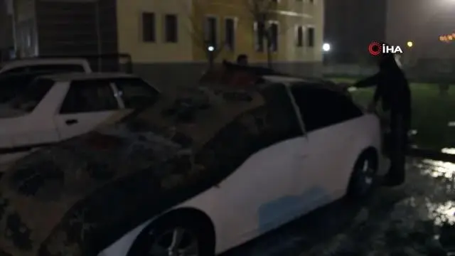 Afyonkarahisar'da fındık büyüklüğünde dolu yağdı Afyonkarahisar'da fındık büyüklüğünde dolu yağdı