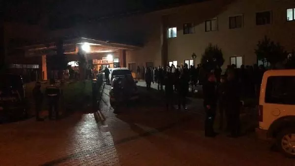 Son dakika haberleri: AĞRI'DA AKRABA İKİ AİLE ARASINDA İFTAR VAKTİ ARAZİ KAVGASI: 1 ÖLÜ, 12 YARALI Son dakika haberleri: AĞRI'DA AKRABA İKİ AİLE ARASINDA İFTAR VAKTİ ARAZİ KAVGASI: 1 ÖLÜ, 12 YARALI