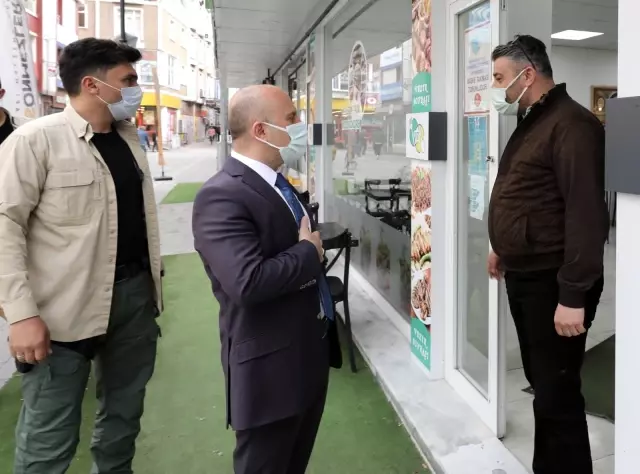 Ağrı Valisi Varol esnafı ziyaret edip, maske ve mesafe uyarısında bulundu Ağrı Valisi Varol esnafı ziyaret edip, maske ve mesafe uyarısında bulundu
