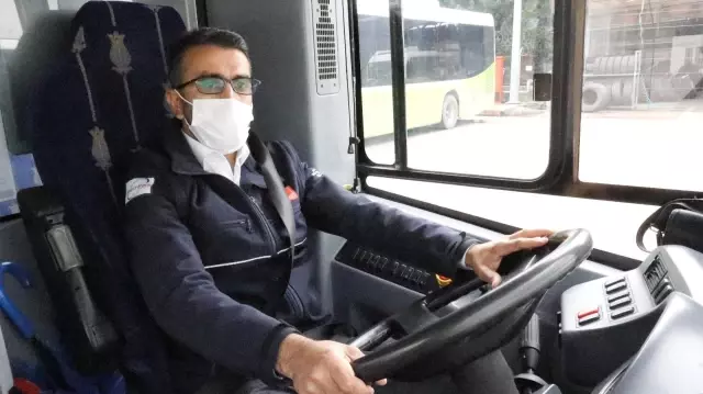 Anlamlı davranışı ile gündem olan belediye otobüsü şoförü konuştu Anlamlı davranışı ile gündem olan belediye otobüsü şoförü konuştu