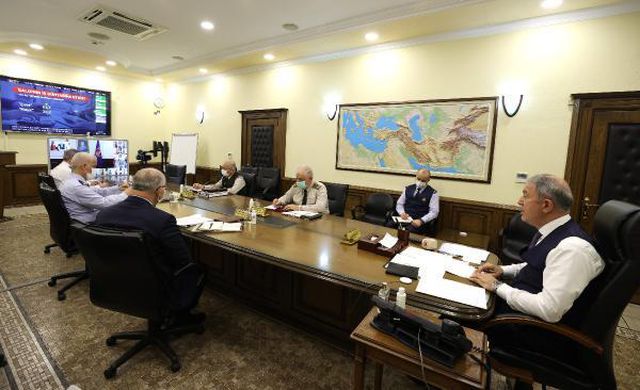 bakan akar komutanlarla toplanti yapti 3 14091718 o