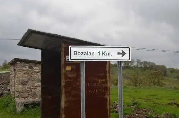BALIKESİR'DE 9 MAHALLE KARANTİNAYA ALINDI; KADINLAR TOPLU HALDE YUFKA AÇMIŞ