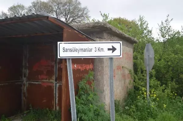 BALIKESİR'DE 9 MAHALLE KARANTİNAYA ALINDI; KADINLAR TOPLU HALDE YUFKA AÇMIŞ