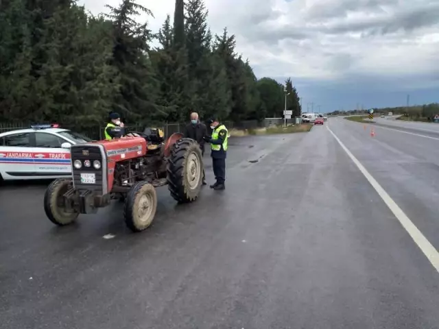 Son dakika! Balıkesir'de jandarmadan asayiş ve trafik uygulaması Son dakika! Balıkesir'de jandarmadan asayiş ve trafik uygulaması