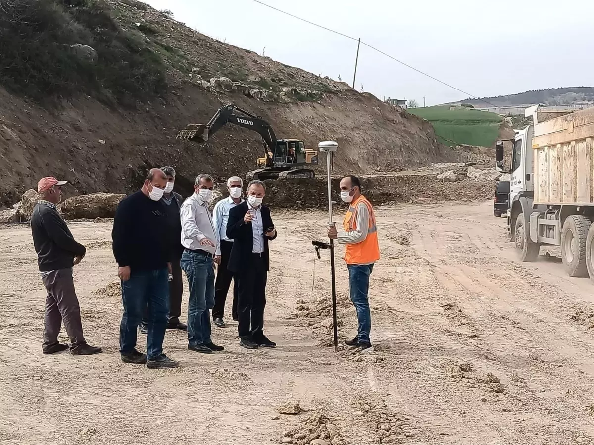 Başkan Kılınç devam eden yol çalışmalarını inceledi 1 baskan kilinc devam eden yol calismalarini 14091728 amp