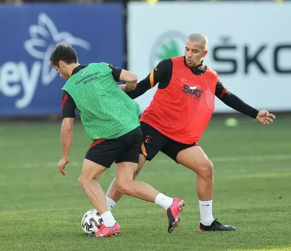 Galatasaray'da Falcao özel maskeyle çalıştı Galatasaray'da Falcao özel maskeyle çalıştı