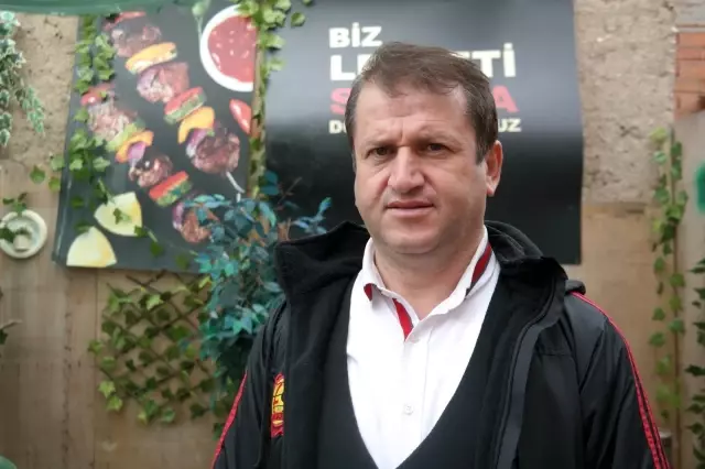 Her gün yüzlerce kişinin hem midesine hem kalplerine ulaşıyorlar Her gün yüzlerce kişinin hem midesine hem kalplerine ulaşıyorlar