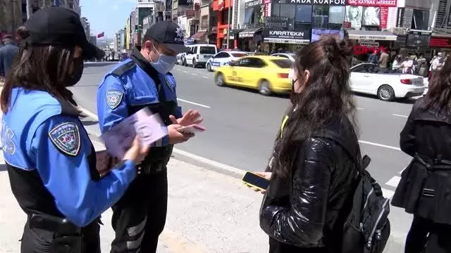 İstanbul'da polisler KADES'i tanıttı