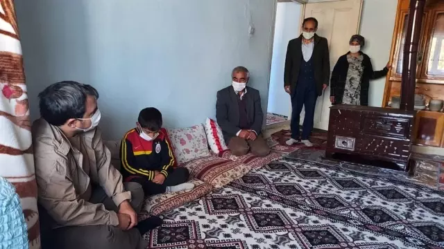 Kaymakam Balcı, 'Çatkapı' projesiyle kapı kapı dolaşıyor Kaymakam Balcı, 'Çatkapı' projesiyle kapı kapı dolaşıyor