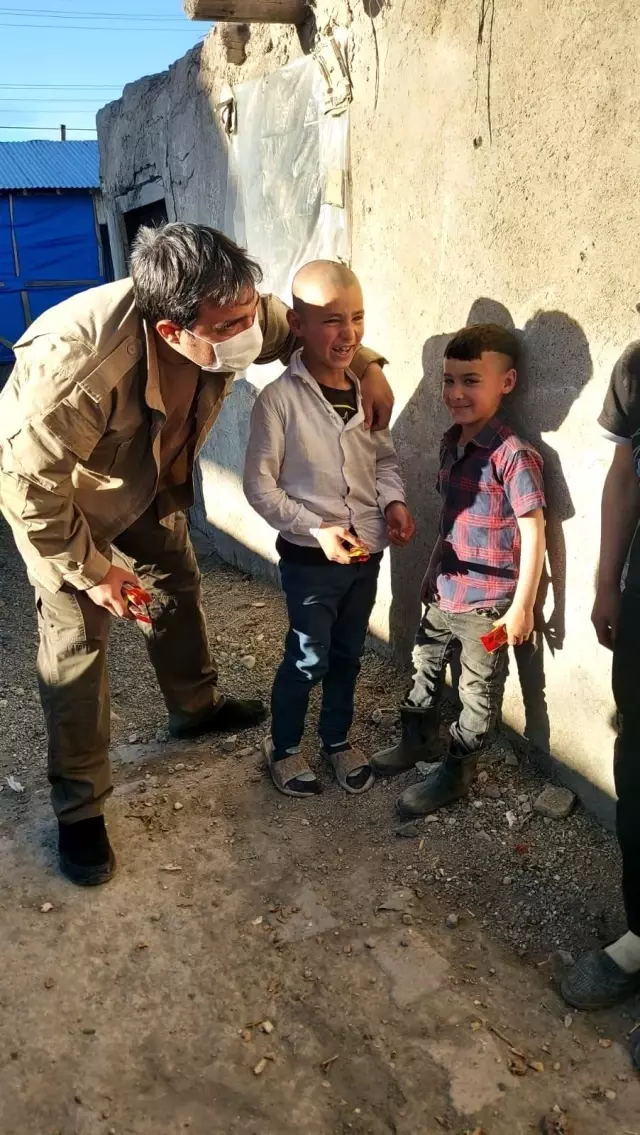 Kaymakam Balcı, 'Çatkapı' projesiyle kapı kapı dolaşıyor Kaymakam Balcı, 'Çatkapı' projesiyle kapı kapı dolaşıyor