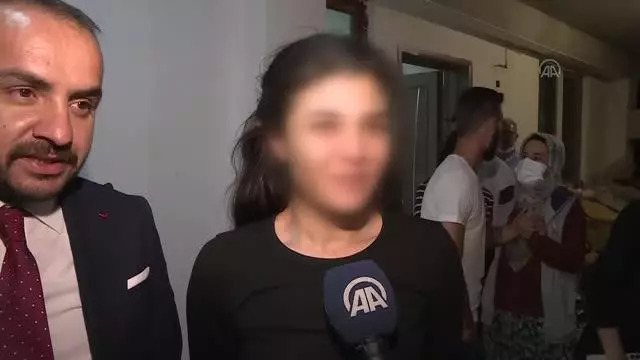 Son dakika: Kendisini kelepçeleyip darbeden eşini öldüren Melek İ. tahliye edildi (2) Son dakika: Kendisini kelepçeleyip darbeden eşini öldüren Melek İ. tahliye edildi (2)