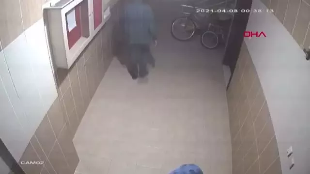 Bodrum kattan kömür sobası hırsızlığı kamerada Bodrum kattan kömür sobası hırsızlığı kamerada