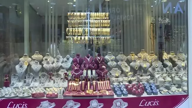 Kuyum Ticareti Hakkındaki Yönetmelik Trabzonlu kuyumcuları sevindirdi Kuyum Ticareti Hakkındaki Yönetmelik Trabzonlu kuyumcuları sevindirdi