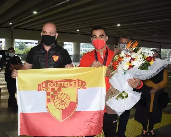 SPOR Milli cimnastikçi Ferhat Arıcan yurda döndü SPOR Milli cimnastikçi Ferhat Arıcan yurda döndü