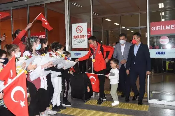 SPOR Milli cimnastikçi Ferhat Arıcan yurda döndü SPOR Milli cimnastikçi Ferhat Arıcan yurda döndü