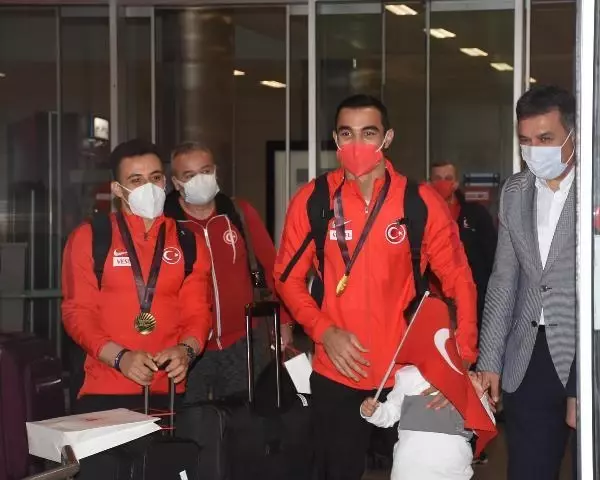 SPOR Milli cimnastikçi Ferhat Arıcan yurda döndü SPOR Milli cimnastikçi Ferhat Arıcan yurda döndü