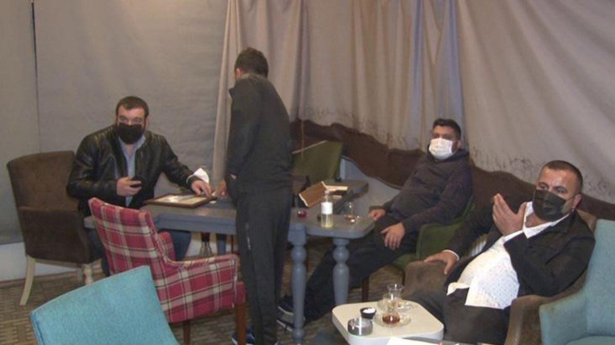 Nargileli okey partisi baskınında, utanmadan polise 'Bize yardımcı olun' dediler