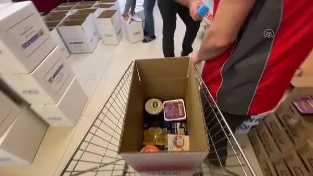 Sadakataşı Derneği gönüllüleri ihtiyaç sahiplerine yardımda bulundu Sadakataşı Derneği gönüllüleri ihtiyaç sahiplerine yardımda bulundu