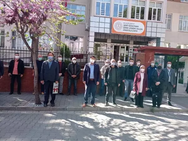 Şehit Öğretmen Şenay Aybüke Yalçın Anadolu Lisesi'nin adının değiştirilmek istenmesine tepkiler sürüyor