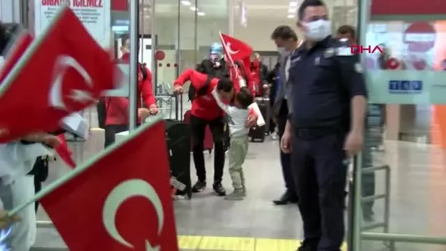 SPOR Milli cimnastikçi Ferhat Arıcan yurda döndü SPOR Milli cimnastikçi Ferhat Arıcan yurda döndü