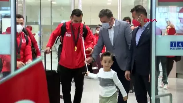 SPOR Milli cimnastikçi Ferhat Arıcan yurda döndü SPOR Milli cimnastikçi Ferhat Arıcan yurda döndü