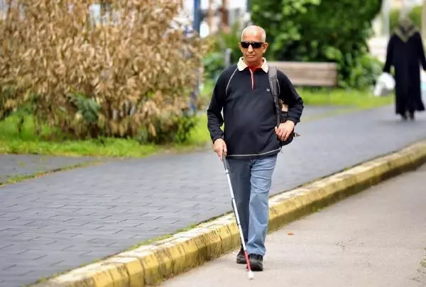 5 KITADA 5 DAĞA TIRMANAN GÖRME ENGELLİ DAĞCI, PANDEMİDE İDMANLARINI PARKTA YAPIYOR 5 KITADA 5 DAĞA TIRMANAN GÖRME ENGELLİ DAĞCI, PANDEMİDE İDMANLARINI PARKTA YAPIYOR